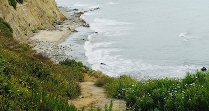 Beautiful Condo Steps to the Beach! Ocean View!!!! First Floor Unit 1