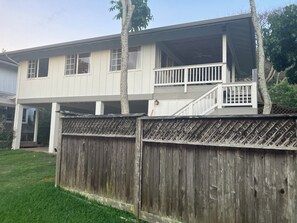Exterior - THE TREEHOUSE COTTAGE - 30 DAY RENTAL (Haleiwa)