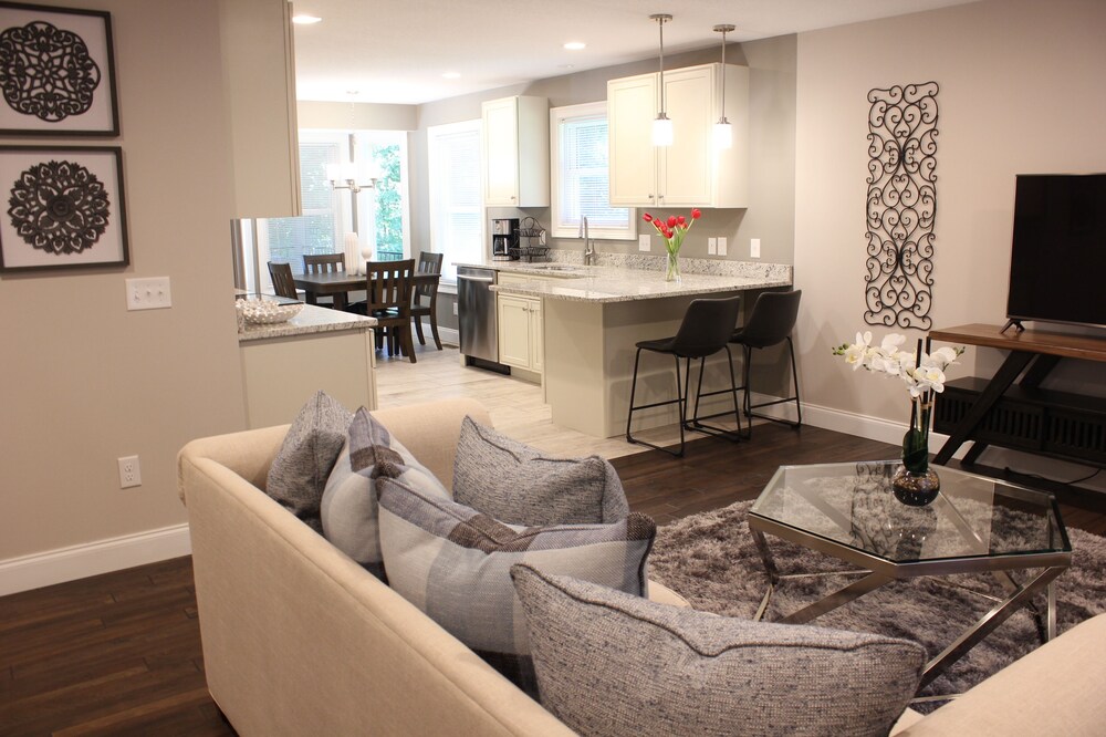 A Gem in Hendersonville, Home minutes from Downtown!