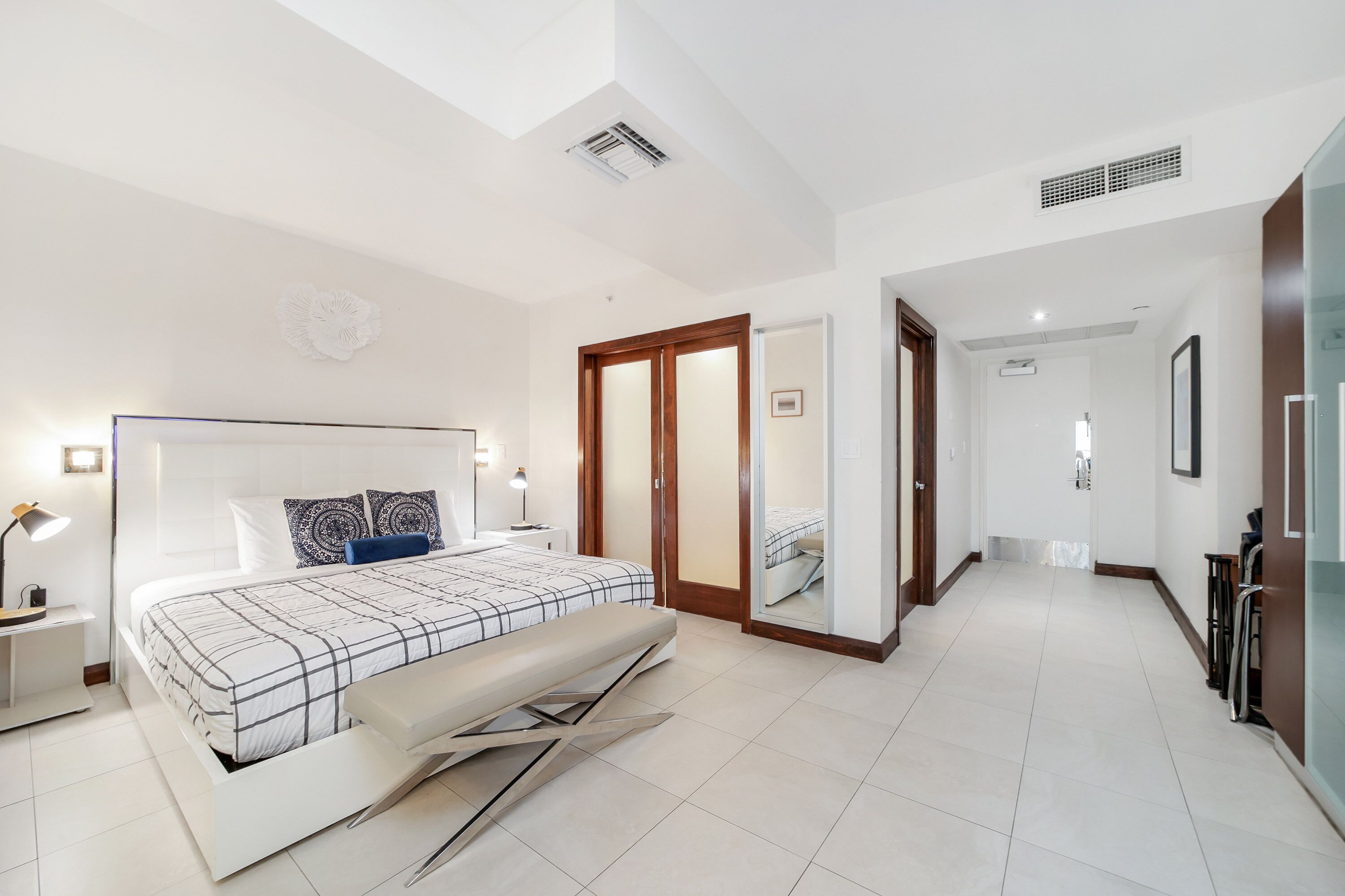Oceanfront Studio Suite w/Rooftop Pool & Views - Ocean Drive - South Beach