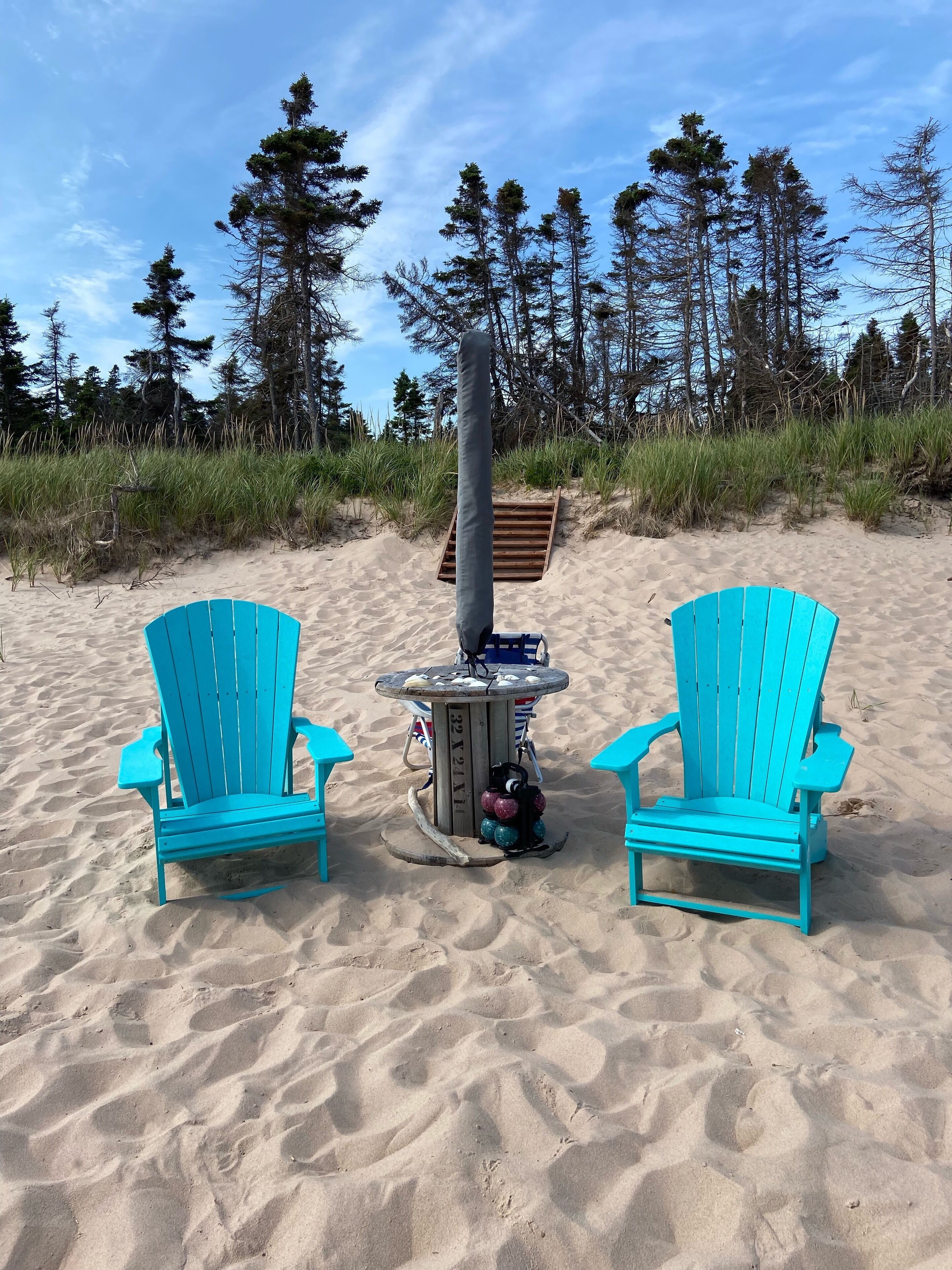Beach chairs, table & umbrella
