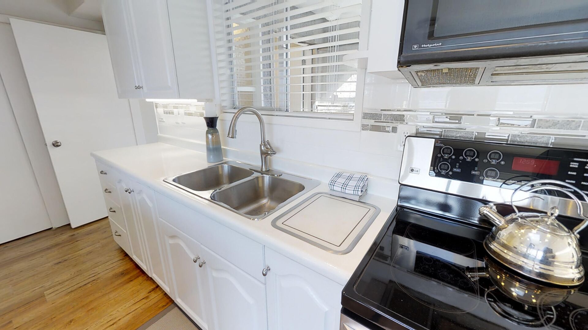 Oceanfront/Dock/Views/Family Home/Wifi/Self Check-In/Out