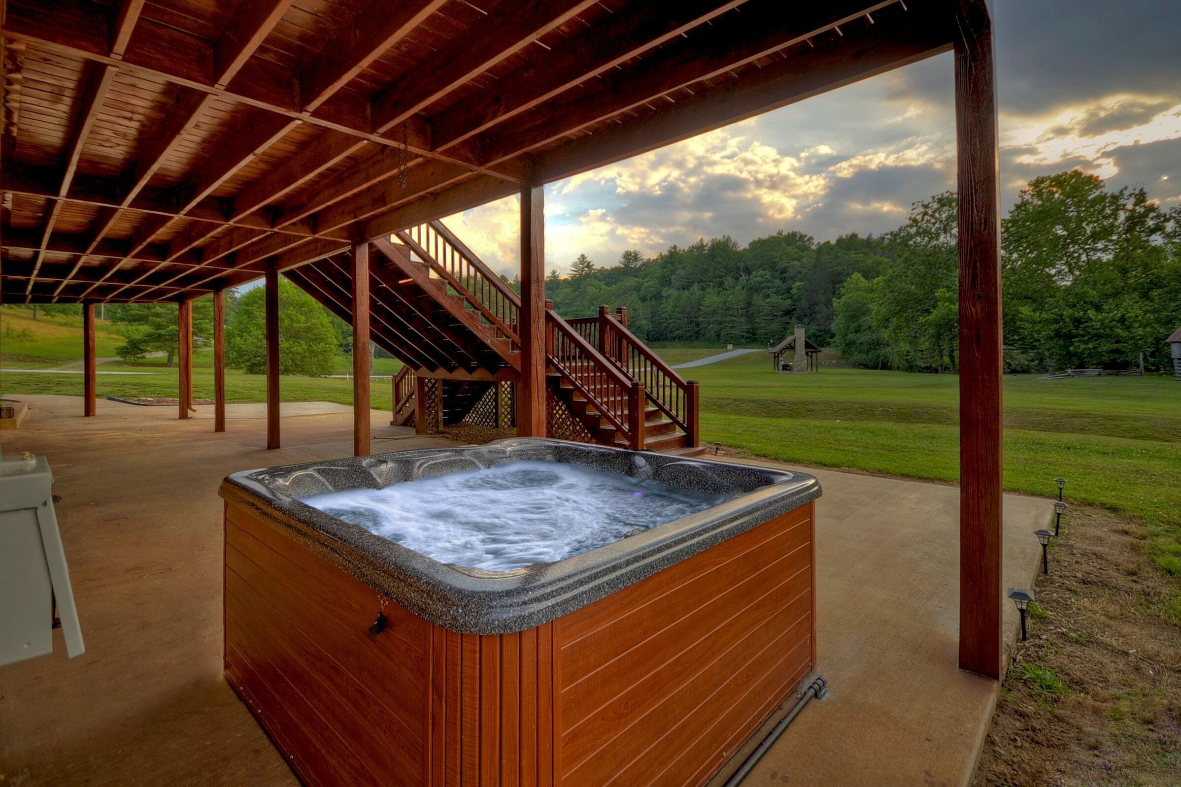 Outdoor spa tub