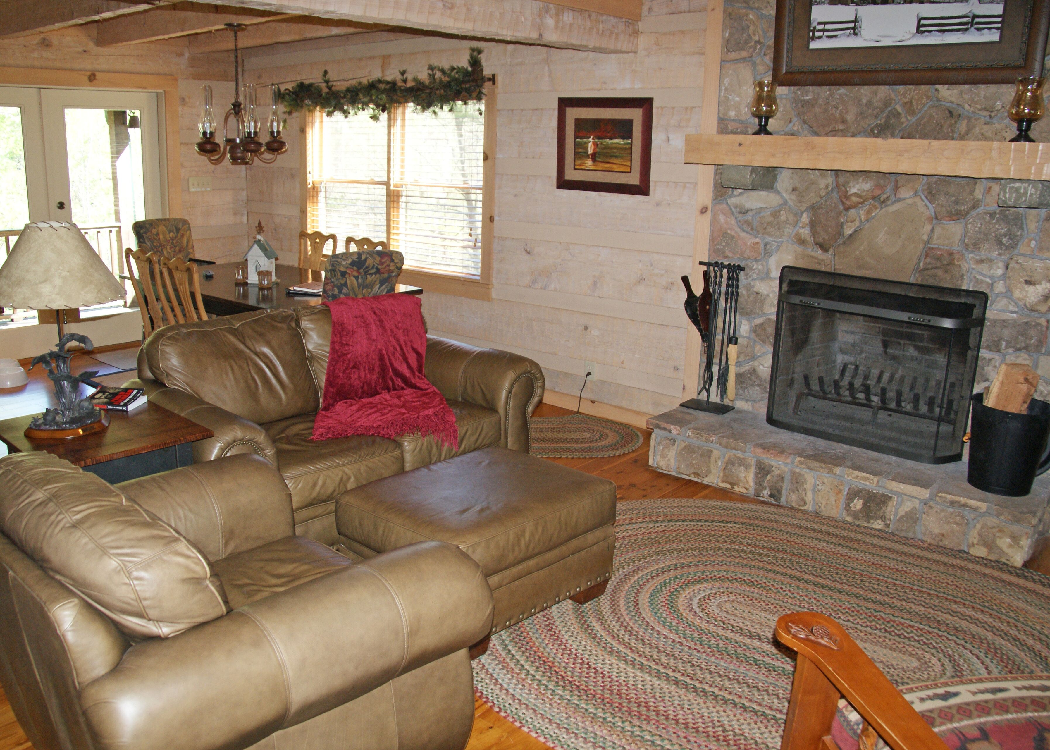 The Big Chill- Cozy mountain cabin w/fireplace.  Available for Christmas rental.
