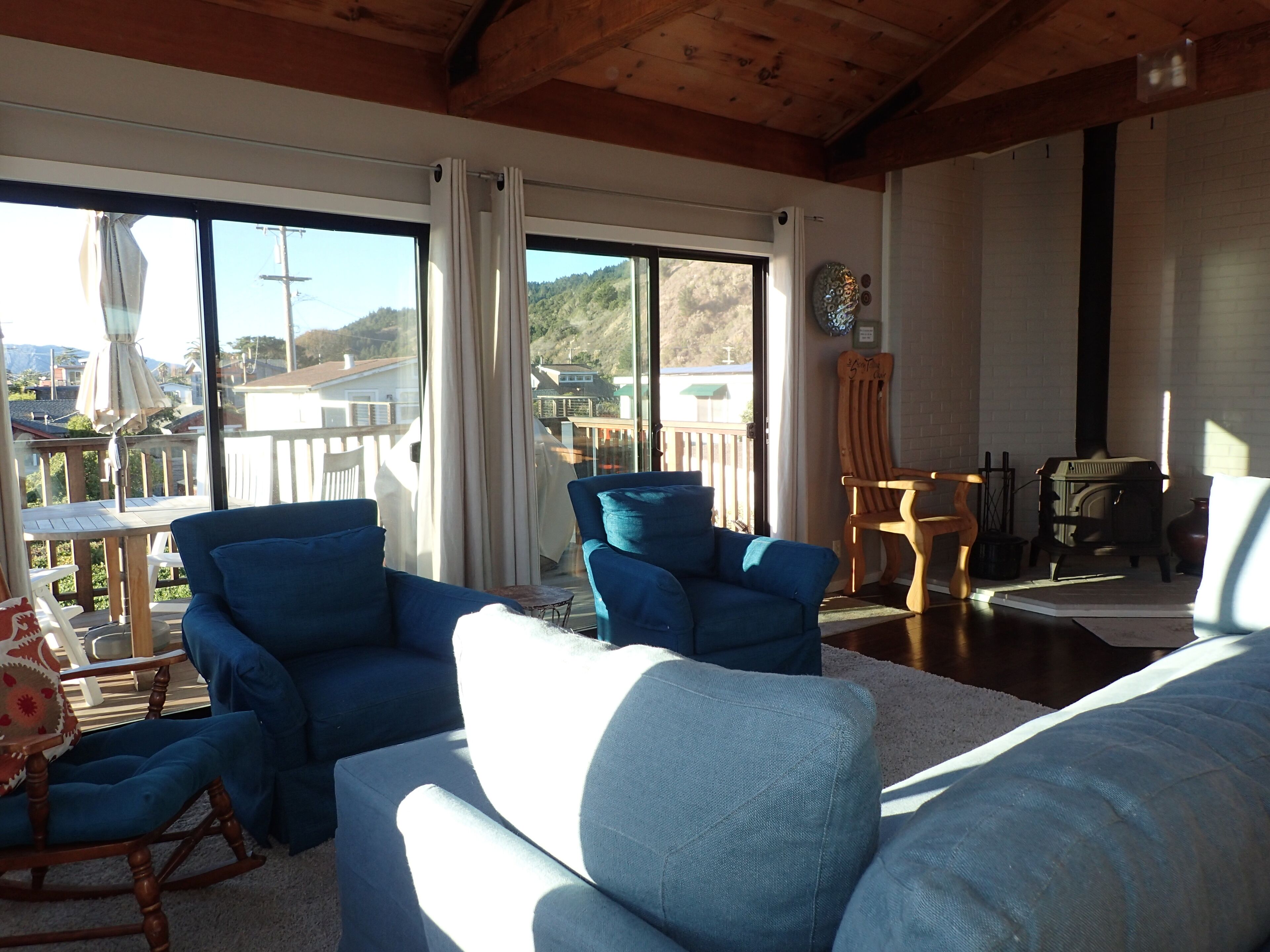 SEA BLUE 2nd From Beach, 2 Primary Bedrooms, 2 Bathrooms & 3 Balconies SLEEPS 8