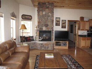 Smart TV, fireplace, DVD player