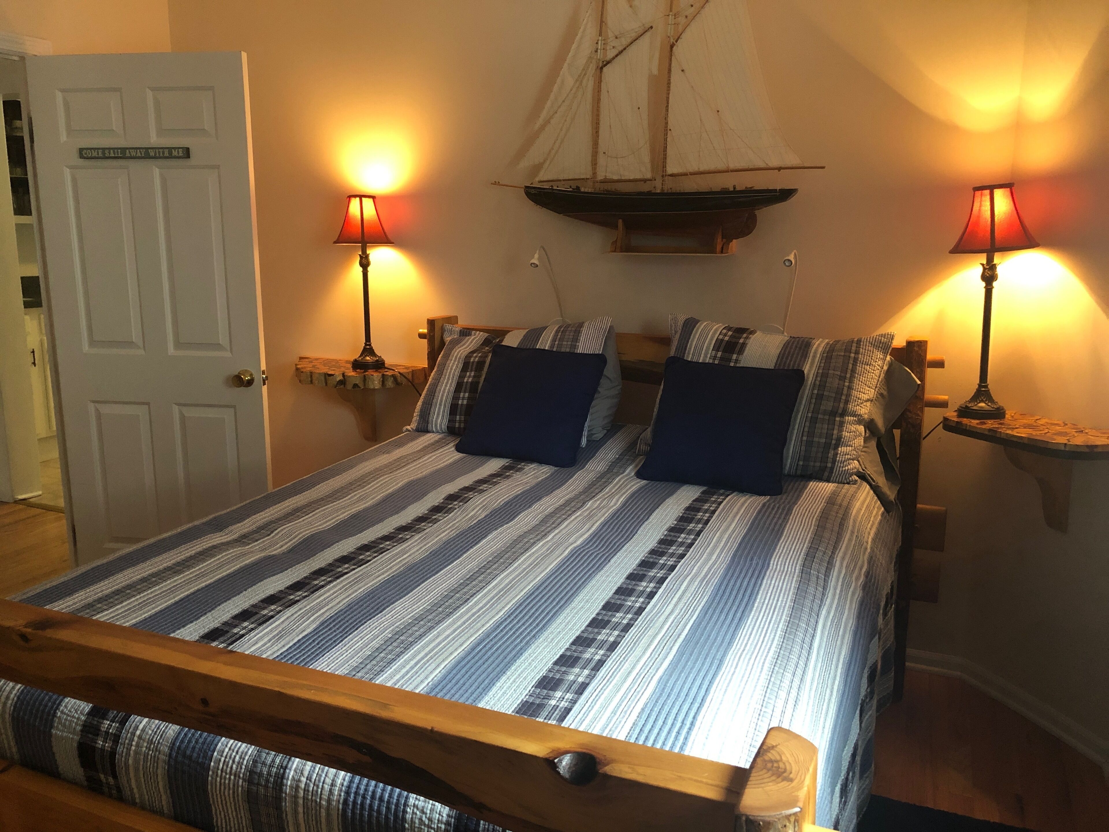 Comfortable, large 5 bdrm Downtown Boyne City, two blocks from Lake Charlevoix