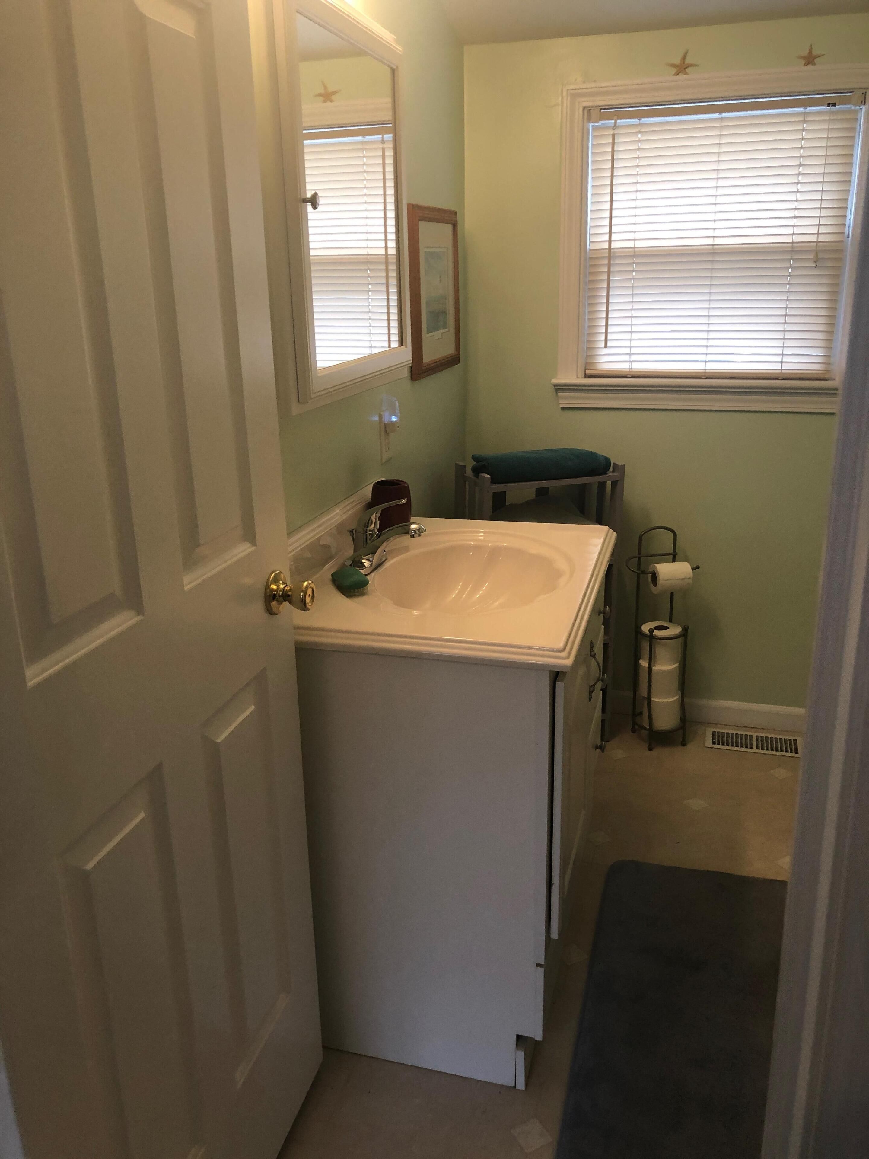 Comfortable, large 5 bdrm Downtown Boyne City, two blocks from Lake Charlevoix