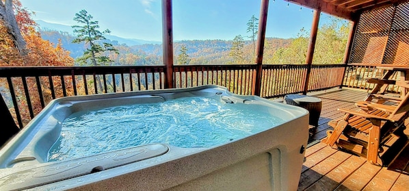 Tina de hidromasaje al aire libre