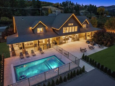 The Leavenworth Lodge - Swimming Pool, Pickleball