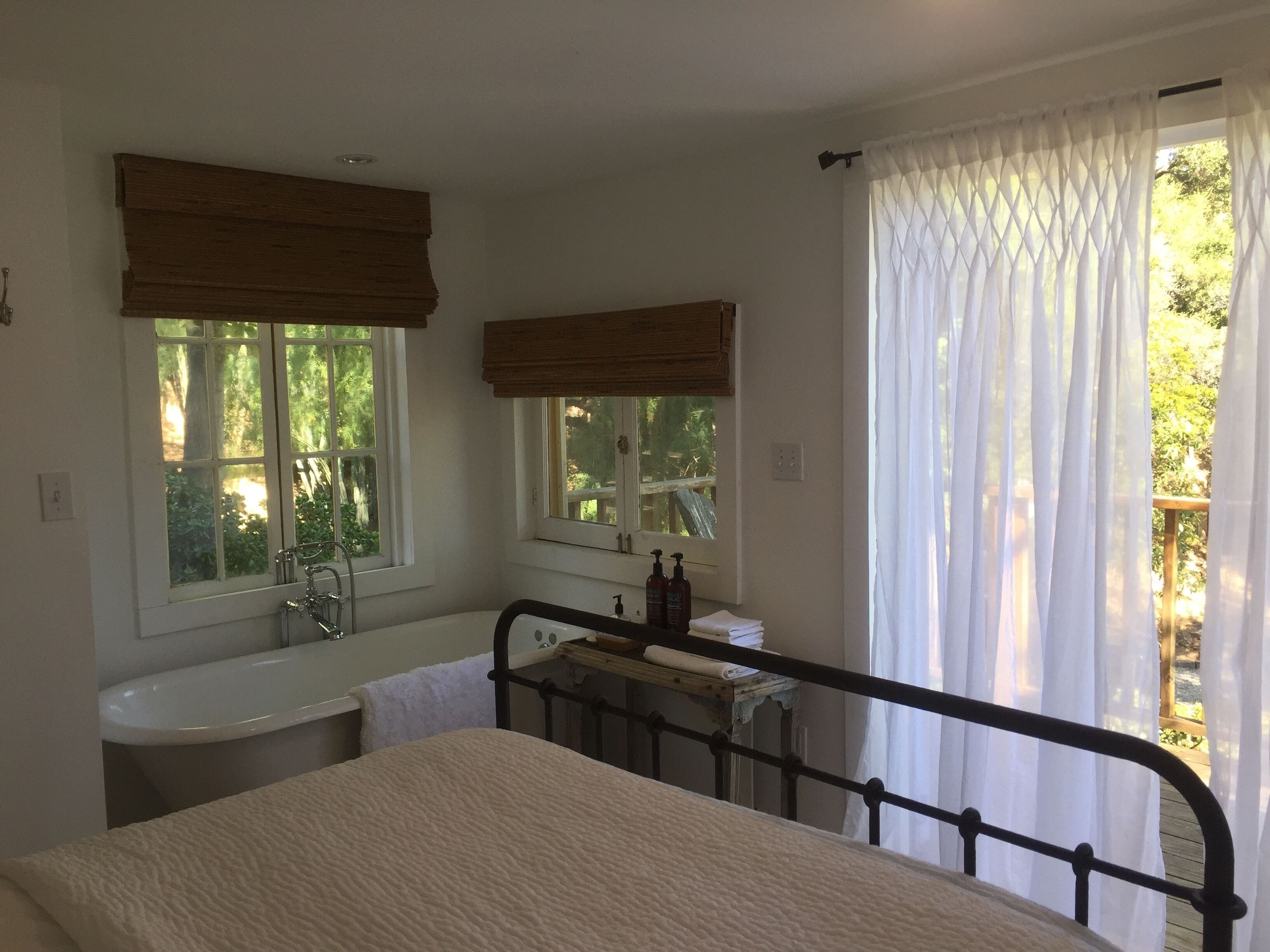 Let me help create your personal retreat in topanga Canyon.  Romantic getaway 