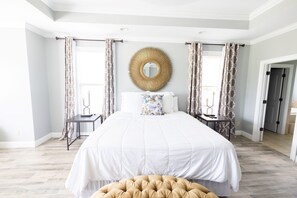 6 bedrooms, desk, iron/ironing board, WiFi