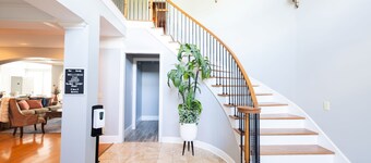 SOULBEATZ! Country Setting W/Pool by The Airport