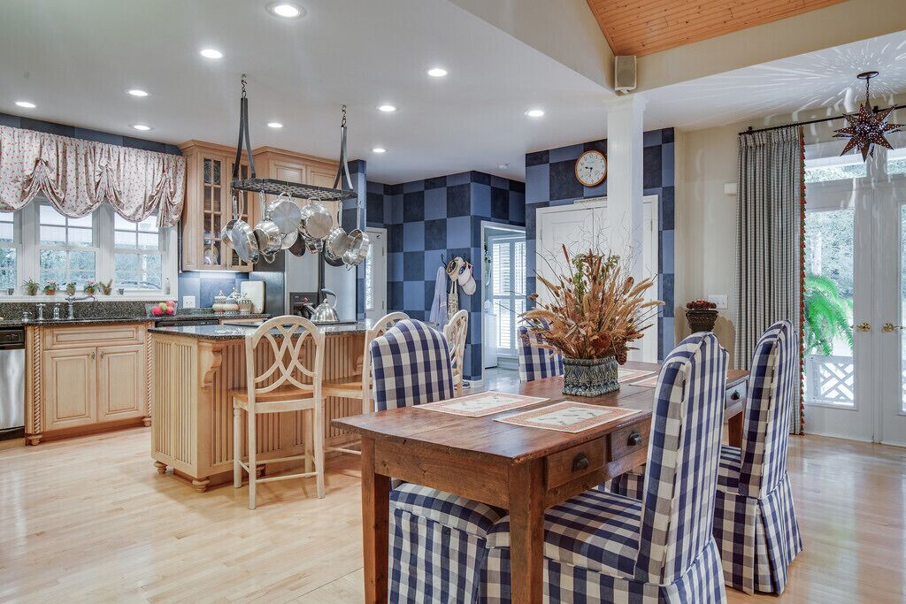 OLD HICKORY LAKE — HOUSE ON THE WATER