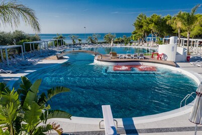 Villaggio Turistico Baia Del Monaco