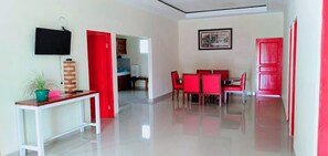 Villa, 5 Bedrooms | Soundproofing, free WiFi, bed sheets