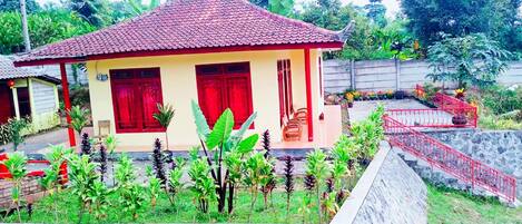 Villa, 2 Bedrooms | Soundproofing, free WiFi, bed sheets