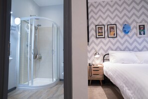舒适双人房, 1 张双人床 | 浴室 | 淋浴设施、免费洗浴用品、吹风机、毛巾