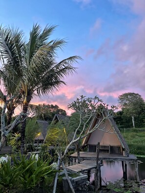 奢华帐篷房, 1 张大床, 无烟房 | 熨斗/熨衣板、免费 WiFi