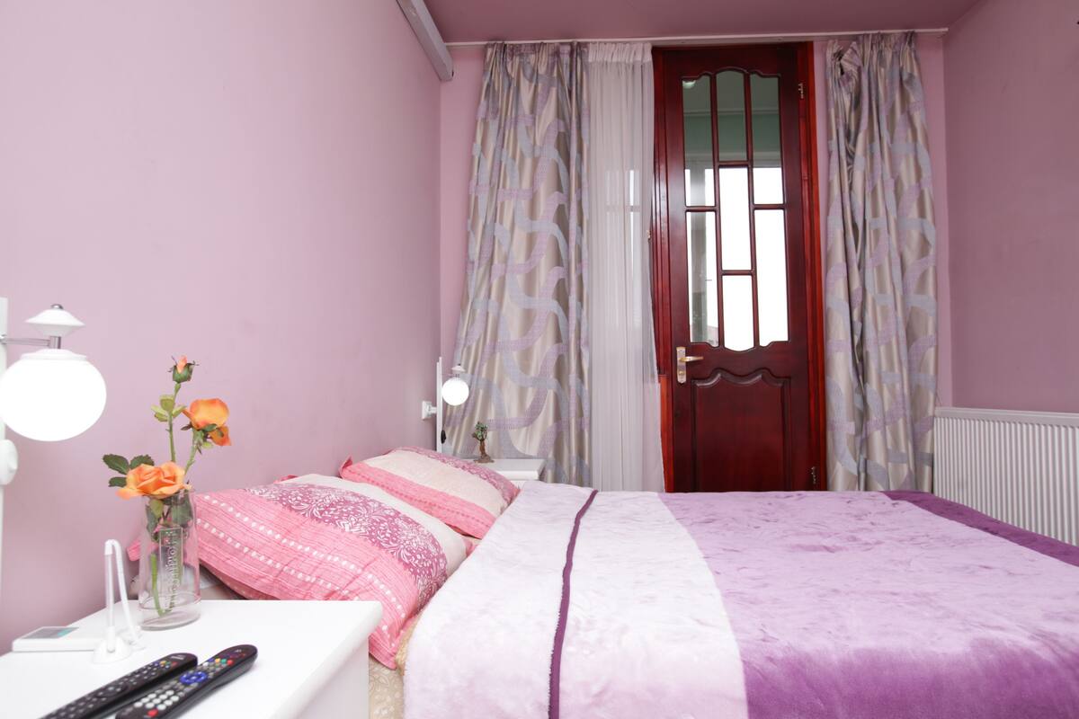 Premium bedding, minibar, in-room safe, soundproofing