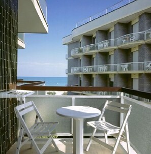 Triple Room, Balcony, Sea View | Balcony - Hotel President (Alba Adriatica)