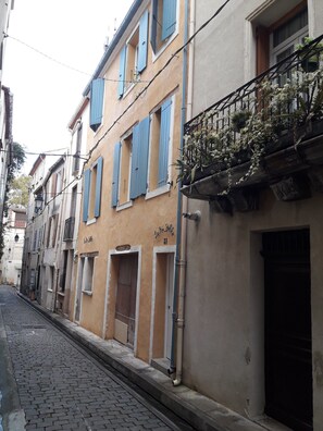 Front of property - La Re'Belle (Ceret)