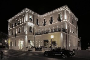 Front of property – evening/night - Hotel Lido Viserba (Rimini)