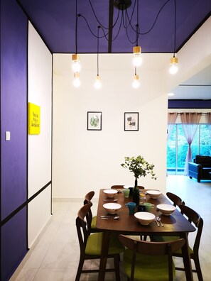 Junior Apartment, 3 Bedrooms | Desk, blackout drapes, iron/ironing board, bed sheets - Symphony Suite Cameron Highlands (Tanah Rata)