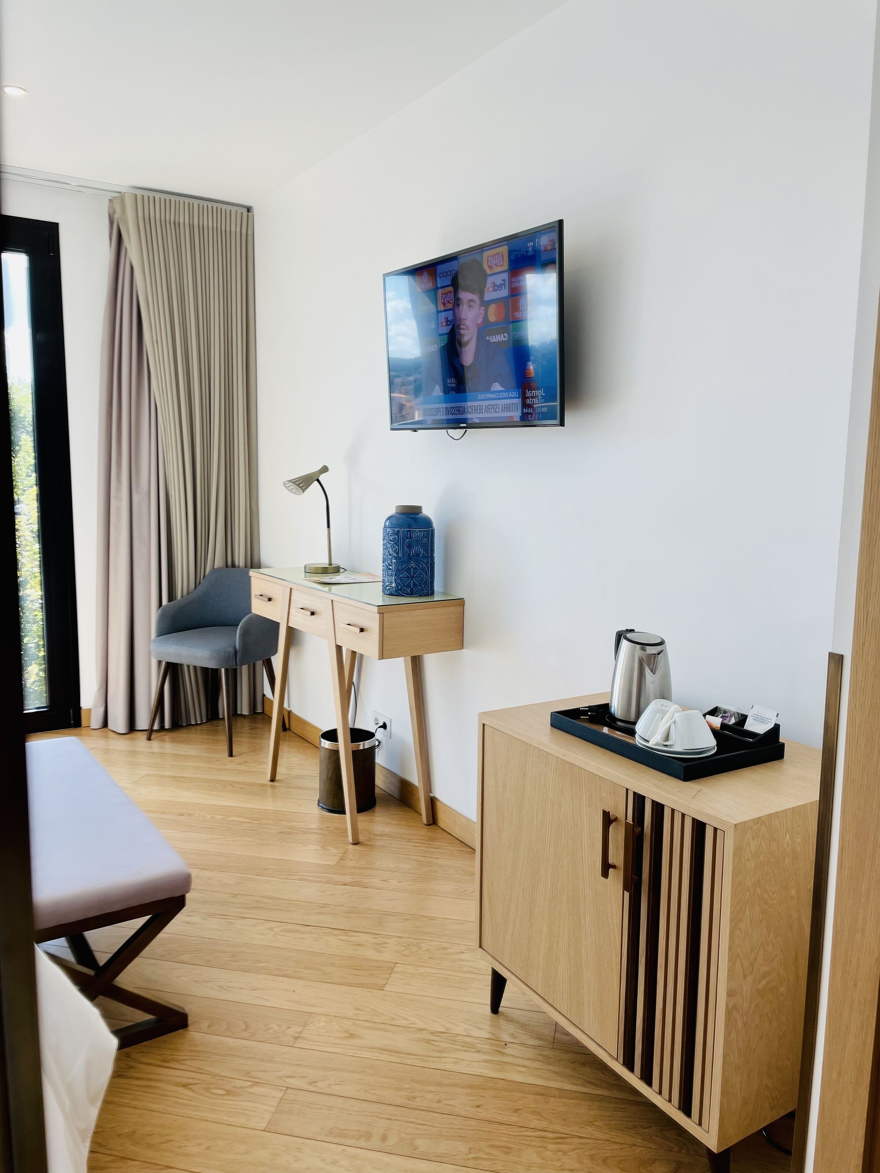 superior double room | 1 bedroom, minibar, in-room safe, desk