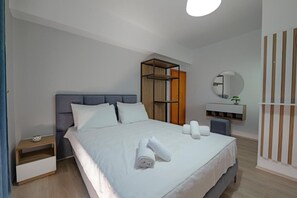 Caja de seguridad en la habitación y escritorio 