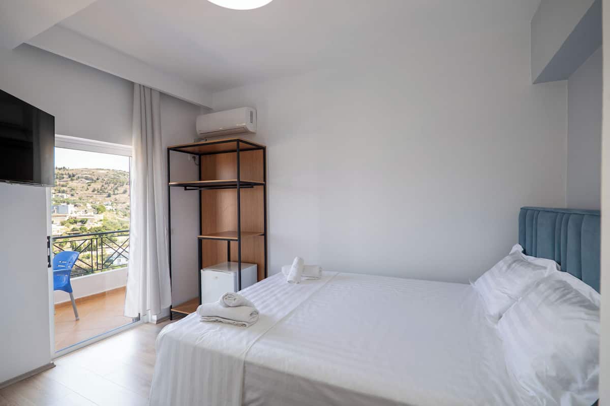In-room safe, desk, iron/ironing board (on request), WiFi (free)