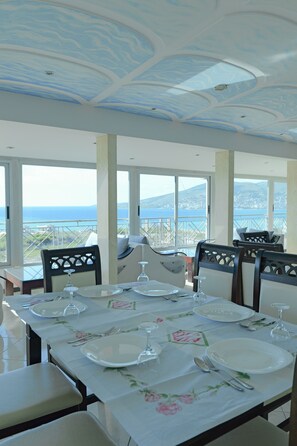 Restaurant - Hotel Holiday (Sarandë)