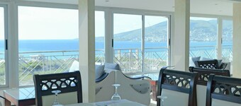 Hotel Holiday