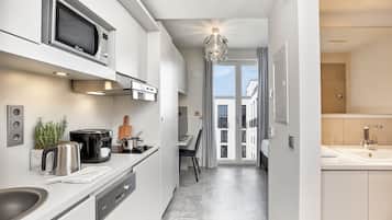 Studio tiện nghi đơn giản | Bếp riêng | Tủ lạnh, lò vi sóng, bếp nấu, máy rửa bát
