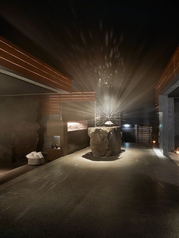 Outdoor treatment areas, sauna, steam room, hot springs, body treatments