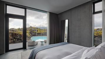 Suite (Lagoon) | Ropa de cama de alta calidad y artículos del minibar gratis