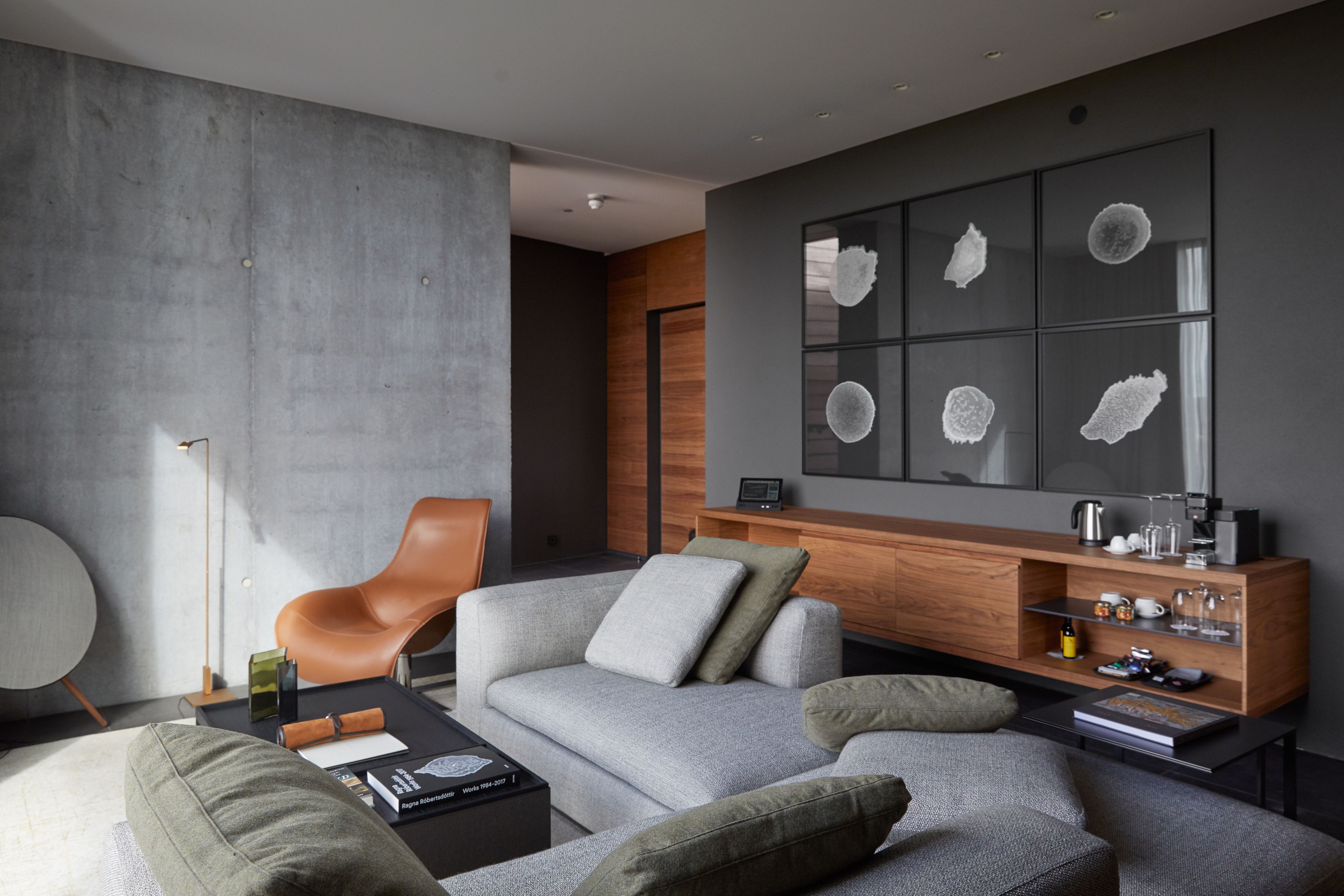 1 bedroom, premium bedding, free minibar, in-room safe