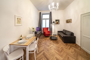 In-room dining - Old Town - Skorepka Apartments (Prague)