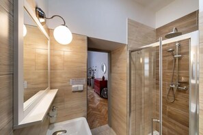 Shower, hair dryer, towels - Old Town - Skorepka Apartments (Prague)