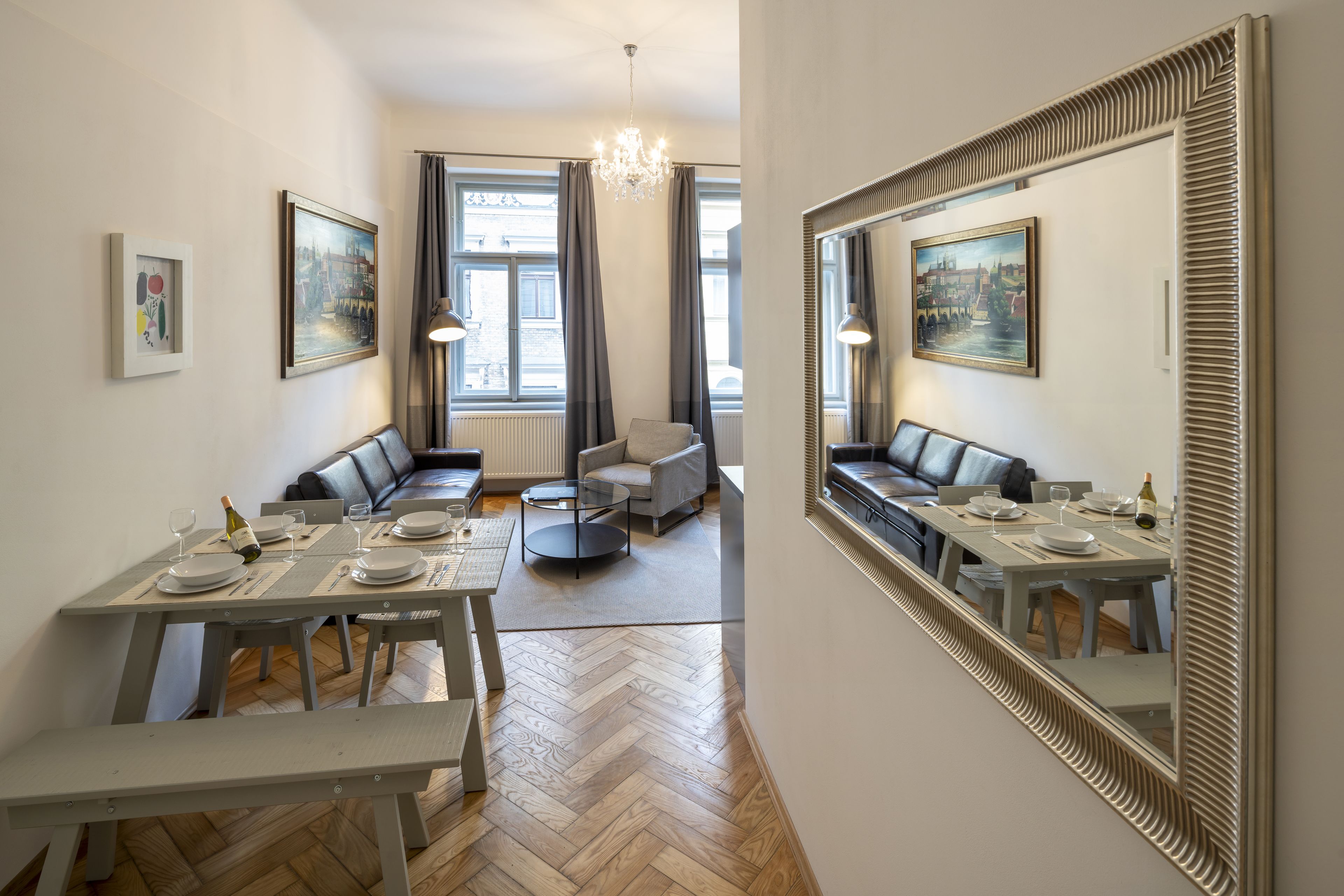 Family Apartment | In-room dining