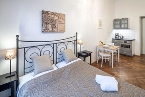 1 bedroom, in-room safe, laptop workspace, blackout curtains - Old Town - Skorepka Apartments (Prague)