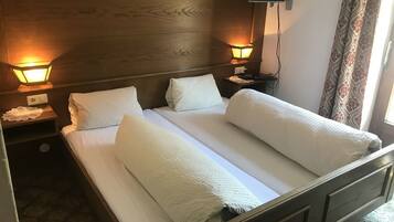Standard Double Room, 1 Double Bed, Non Smoking | WiFi (free), bed sheets