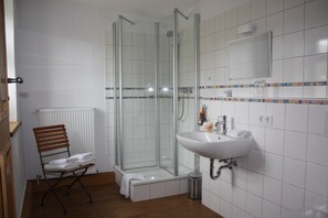 Double Room | Bathroom - Landhaus Hui Wäller (Greifenstein)