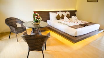 Deluxe Double Room | Minibar, in-room safe, desk, blackout curtains