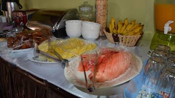 Free daily continental breakfast