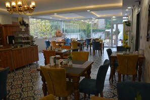 Free daily buffet breakfast - Ada Hotel (Gaziantep)