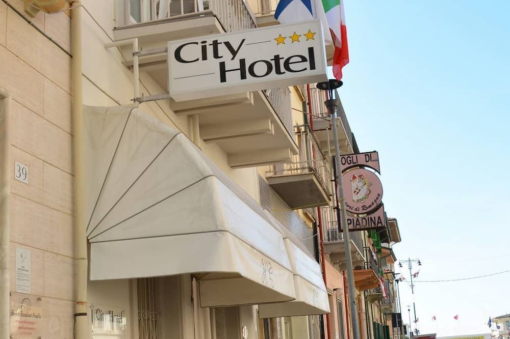 City Hotel