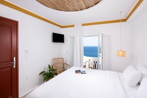 Superior Double Room, Sea View | Memory foam beds, in-room safe, free WiFi, bed sheets