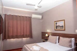 Soundproofing, free WiFi - Cambraia Hotel Arcos (Arcos)