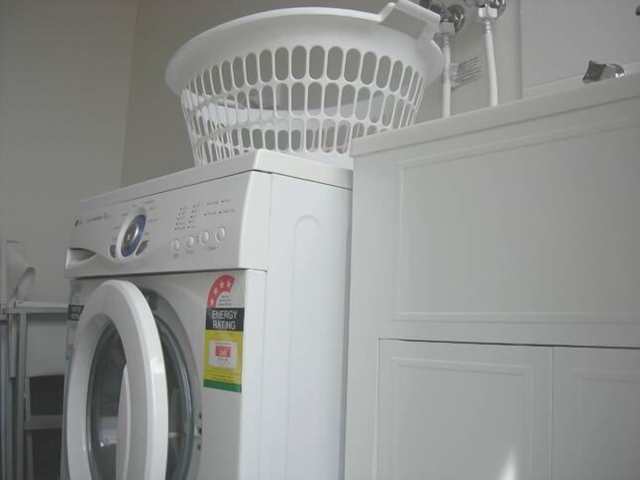 Peaceful family friendly accommodation close to the beach and jetty — image 3